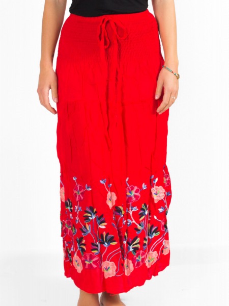 Jupe longue rouge convertible à broderie motif fleurs russes