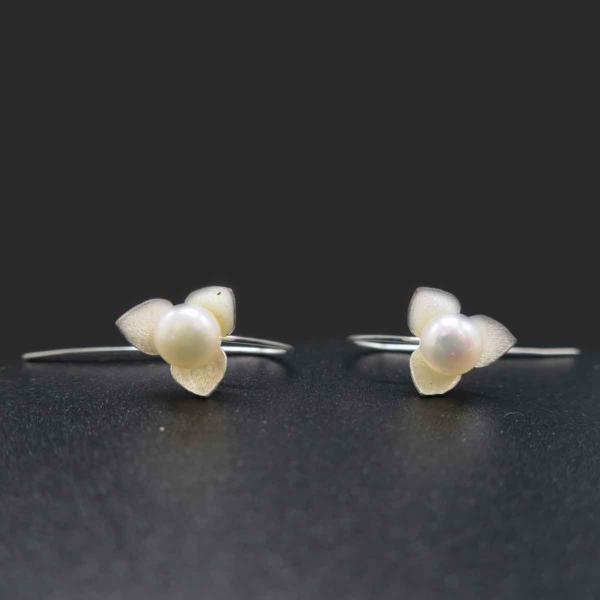 Boucles d'oreilles fleur œil de paon avec perle
